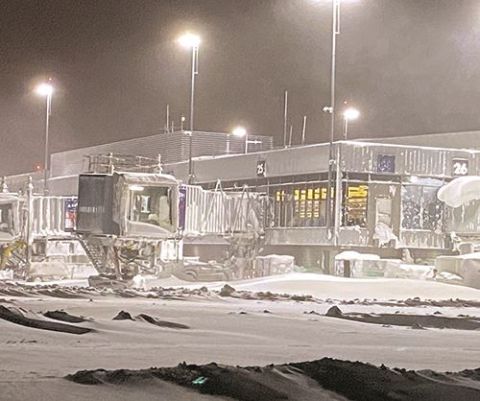 Snow Ops Team at Buffalo Int’l Tended to Pavement and People During Brutal Christmas Blizzard