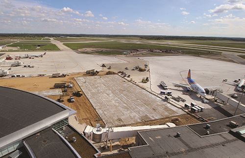 Dallas Executive Airport's delayed west side hangar secures tenant