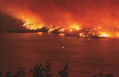 Historic Wildfires Prompt Kelowna Int’l to Move Commercial Flights From Day to Night