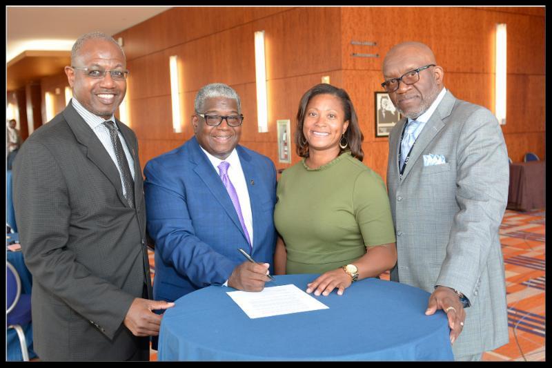 COMTO and AMAC Sign Collaborative Agreement to Aid Women and Minorities in the Transportation Industry