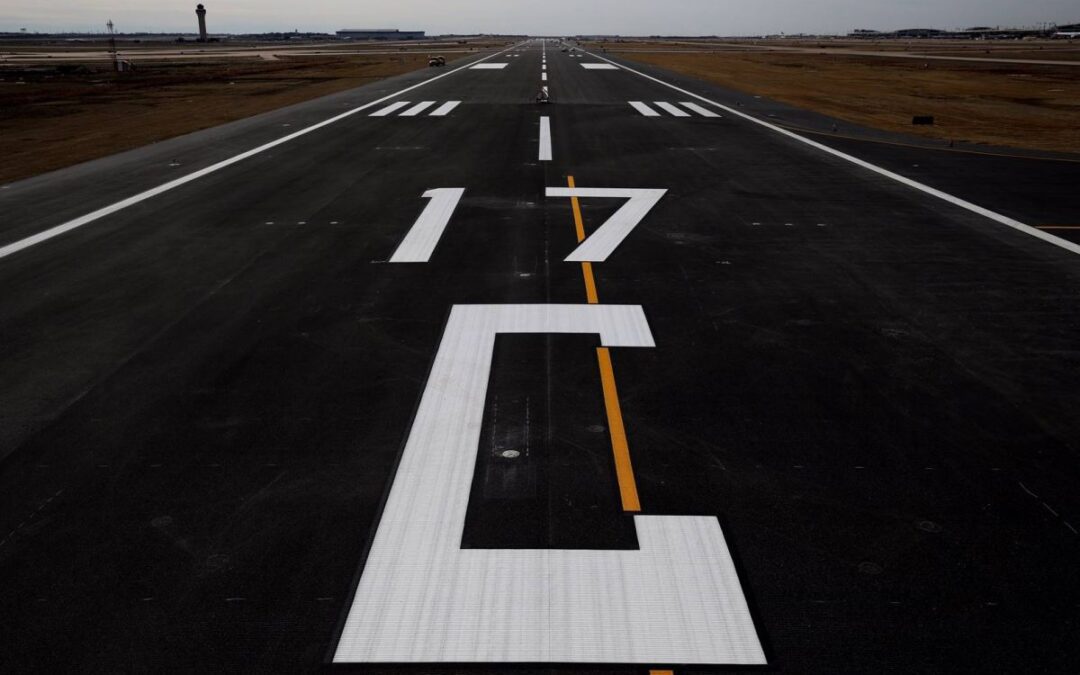 DFW Runway 17C/35C – Ready for takeoff