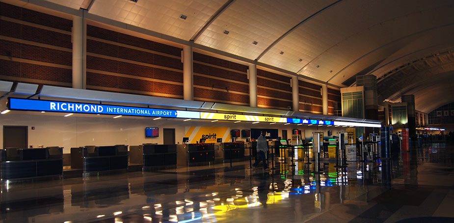 Video Ribbon Displays Light up Richmond International Airport’s Ticket Counters