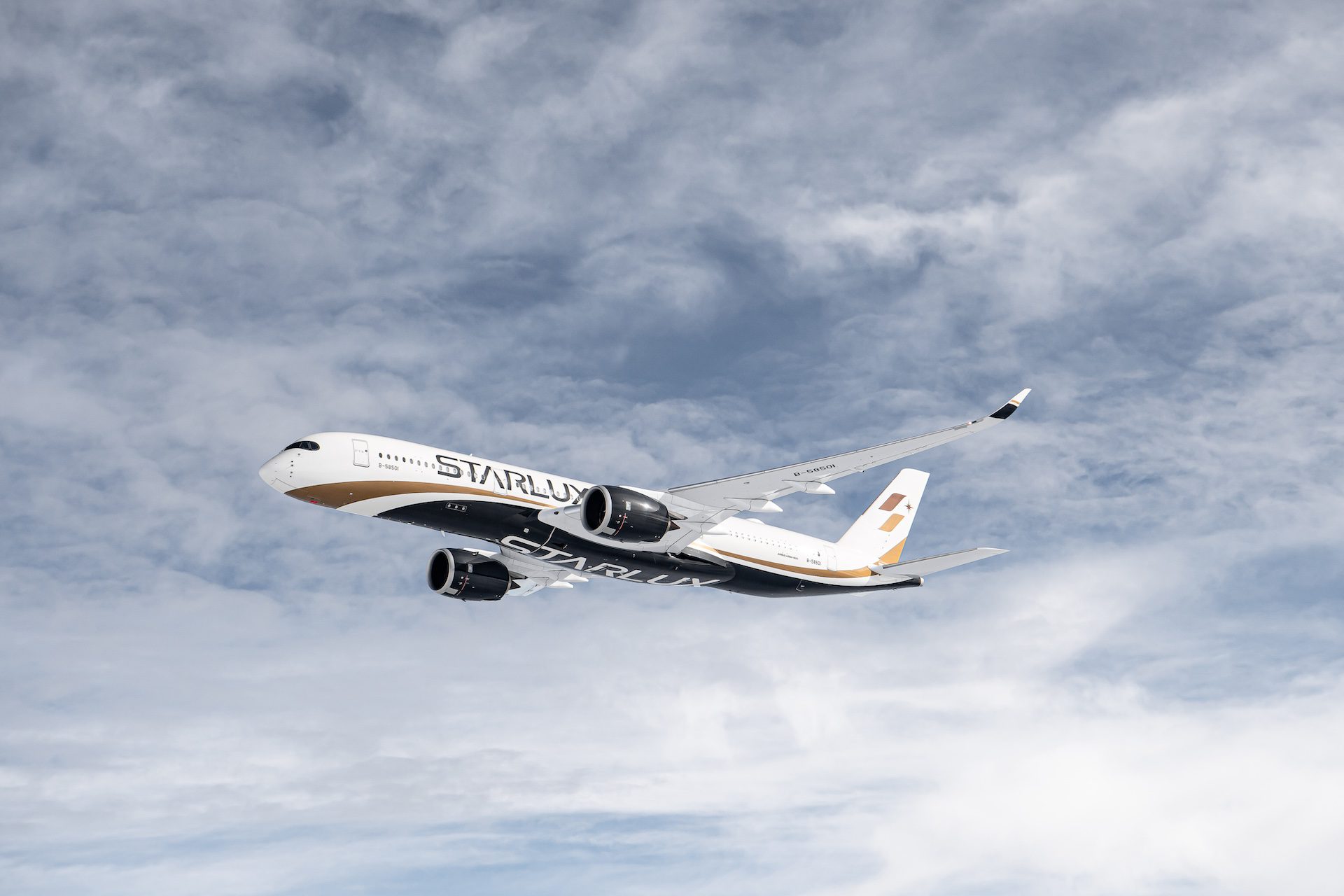 Starlux single plane 2.jpg